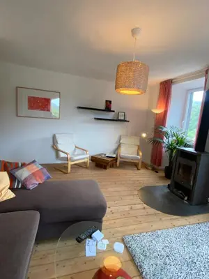 Ein Sitzbereich in der Unterkunft Helles, gemütliches Haus mit Moselblick