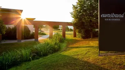Ein Garten an der Unterkunft Eurostrand Resort Moseltal
