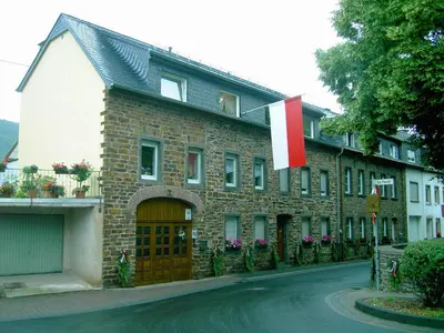 Das Gebäude in dem sich die Ferienwohnung befindet