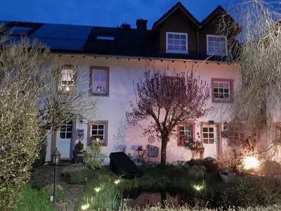 Ein Garten an der Unterkunft Ferienwohnung Zum Jehöschnis