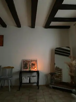 Ein Sitzbereich in der Unterkunft Alte Schmiede in der Altstadt von Sankt Goarshausen - Loreley
