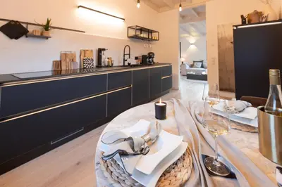 Küche/Küchenzeile in der Unterkunft LOFT19 Neu Design Luxus Maisonette Balkon für 2 Personen