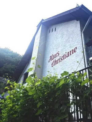 Das Gebäude in dem sich die Pension befindet