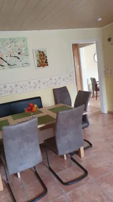 Ein Sitzbereich in der Unterkunft Ferienwohnung Anna
