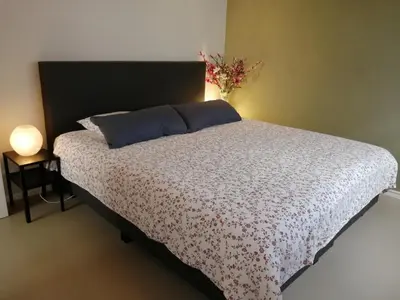 Ein Bett oder Betten in einem Zimmer der Unterkunft KaalemHof Angelsen