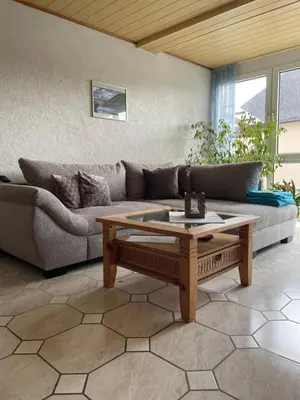 Ein Sitzbereich in der Unterkunft Ferienwohnung Weingut Sanders & Sanders