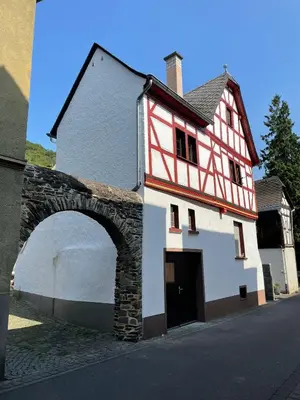 Das Gebäude in dem sich die Ferienwohnung befindet
