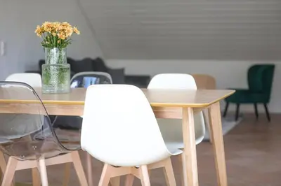 Ein Sitzbereich in der Unterkunft Neue Wohnung in der Nähe von Trier