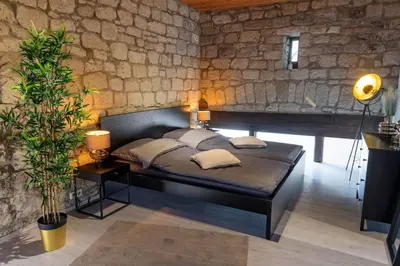 Ein Sitzbereich in der Unterkunft Vulkan-Lodge Ferienhaus