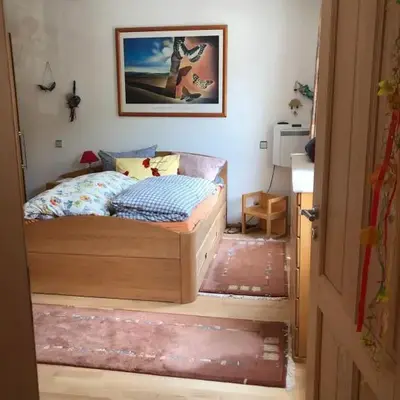 Doppelzimmer mit Doppelbett und zusätzlicher einzelner Schlafgelegenheit