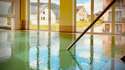 Der Swimmingpool an oder in der Nähe von Mosel Village Resort
