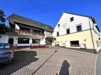 Das Gebäude in dem sich das Hotel befindet