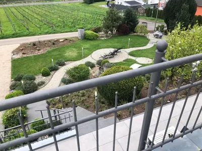 Ein Garten an der Unterkunft Weingut Bastian