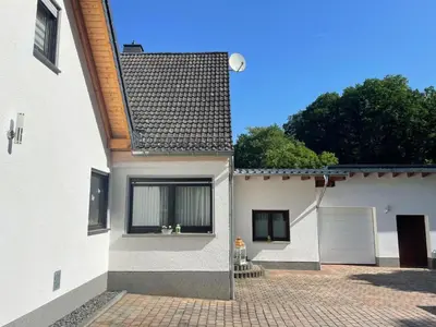 Das Gebäude in dem sich die Ferienwohnung befindet