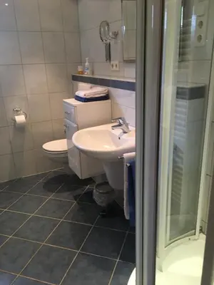 Ein Badezimmer in der Unterkunft Gästehaus Nelles