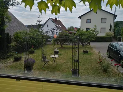 Ein Garten an der Unterkunft Gästehaus Silbersbach