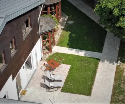 Ein Garten an der Unterkunft Ahornnest