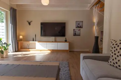 TV/Unterhaltungsangebot in der Unterkunft Ferienhaus Moselhöhe - 2023 neu renoviert, mit Design-Ausstattung & großem Garten