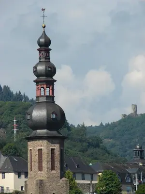Ein allgemeiner Bergblick oder ein Berglick von der Pension aus