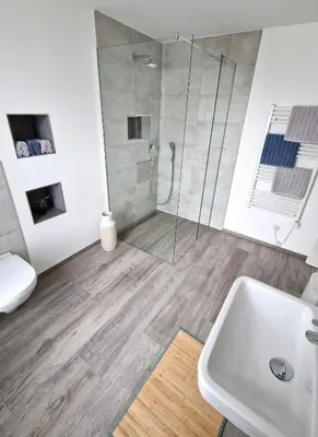 Ein Badezimmer in der Unterkunft Ferienwohnung im ehemaligen Gesindehaus