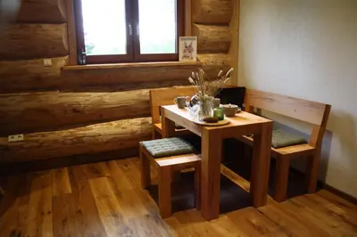 Ein Sitzbereich in der Unterkunft Waldzeit Lodge - Ferienwohnung Hase