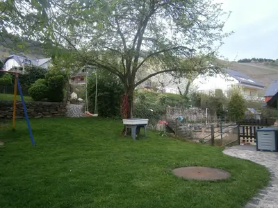 Ein Garten an der Unterkunft Ferienhaus Schneiders