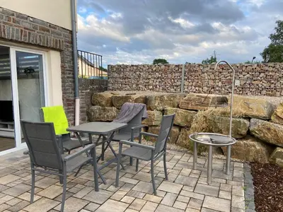 Ein Patio oder anderer Außenbereich in der Unterkunft Ferienwohnung Zur alten Dorfschule