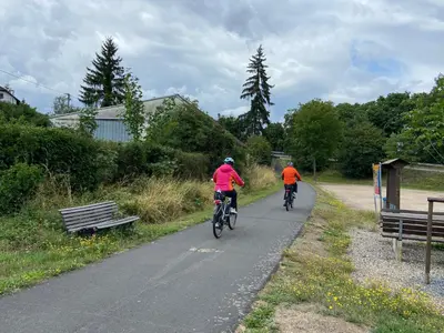 Radfahren an der Unterkunft Ferienwohnung Zur alten Dorfschule oder in der Nähe