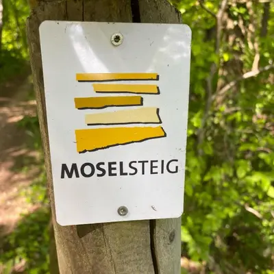 Ein Zertifikat, Auszeichnung, Logo oder anderes Dokument, das in der Unterkunft Ferienwohnungen Oswald Friederich ausgestellt ist