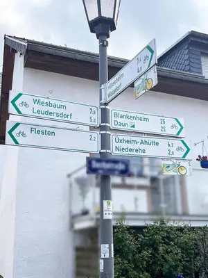 Ein Zertifikat, Auszeichnung, Logo oder anderes Dokument, das in der Unterkunft Eifel-Quartier ausgestellt ist