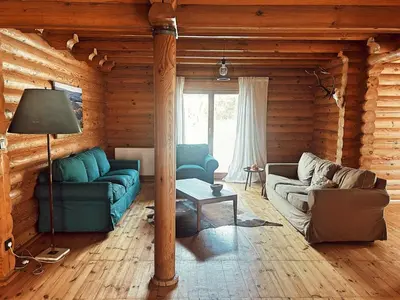 Ein Sitzbereich in der Unterkunft Dein gemütliches Waldhaus im Soonwald