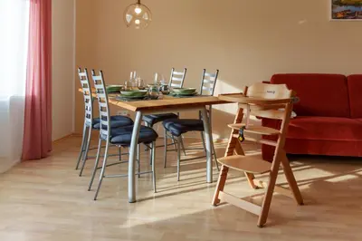 Ein Sitzbereich in der Unterkunft Ferienwohnung Auf Sarret