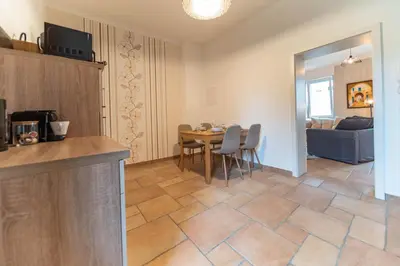 Küche/Küchenzeile in der Unterkunft Stylish Apartment by the Rhine River