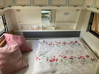 Ein Bett oder Betten in einem Zimmer der Unterkunft Tiny House Anneliese Hunde okay