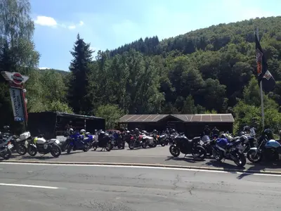 Ein allgemeiner Bergblick oder ein Berglick von des Hotels aus