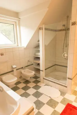 Ein Badezimmer in der Unterkunft Ferienwohnung Burg Eltz