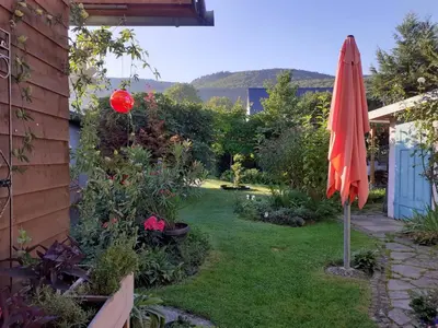 Ein allgemeiner Bergblick oder ein Berglick von der Ferienwohnung aus