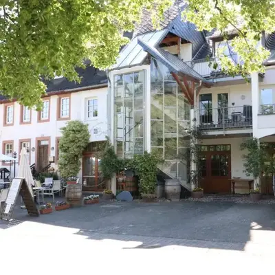Ferienweingut & Gutsrestaurant Becker