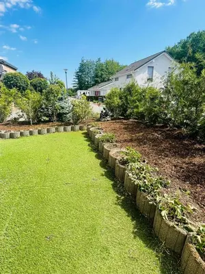 Ein Garten an der Unterkunft Grill & Garten an der Loreley mit 2 Bäder & Parkplätze