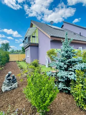 Ein Garten an der Unterkunft Grill & Garten an der Loreley mit 2 Bäder & Parkplätze