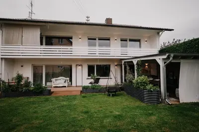 Ein Garten an der Unterkunft Soonwald Loft I Garten I Kamin I riesige Wohnküche