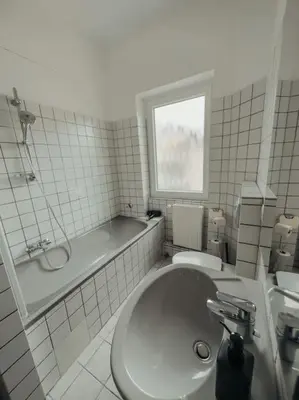 Ein Badezimmer in der Unterkunft Geräumige 3-Schlafzimmer-Wohnung in Koblenz nahe Uni