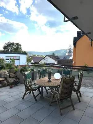 Ein allgemeiner Bergblick oder ein Berglick von der Ferienwohnung aus