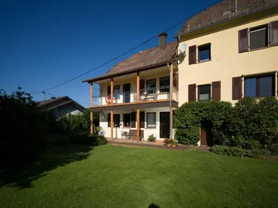 Das Gebäude in dem sich die Ferienwohnung befindet
