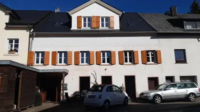 Das Gebäude in dem sich das Privatzimmer befindet