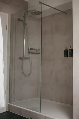 Ein Badezimmer in der Unterkunft ZoHe Alpha Apartment mit Moselblick