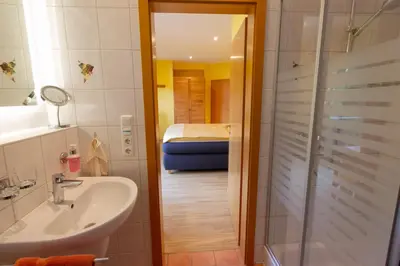 Ein Badezimmer in der Unterkunft Wein- und Gästehaus Michels