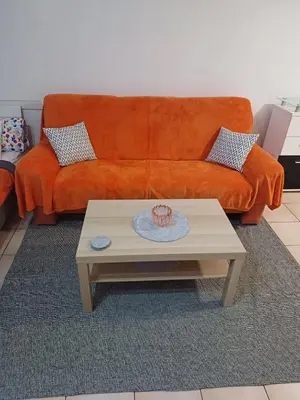 Ein Sitzbereich in der Unterkunft Ferienwohnung Neli am Rhein