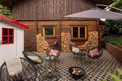 Das Gebäude in dem sich das Chalet befindet