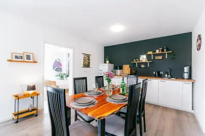 Küche/Küchenzeile in der Unterkunft Grüne Wohnoase - stilvoll - Balkonidylle - Zentrum